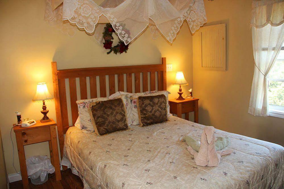 Whispering Waves Cottages Shelburne Exterior foto